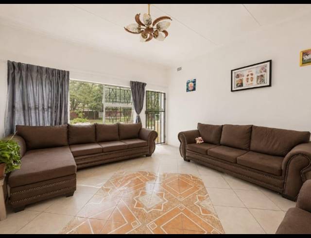 4 BEDROOM HOUSE FOR SALE IN BRACKENHURST